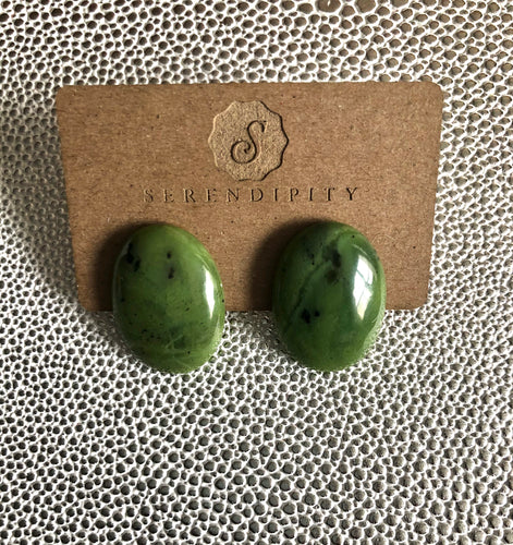 Jade Oval Stud Earrings (Medium)
